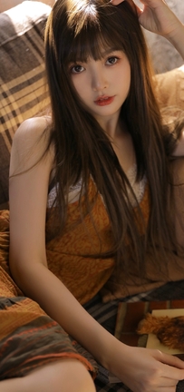 温暖日系橙色吊带裙居家氛围感壁纸