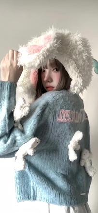 毛绒帽蓝色毛衣可爱女生壁纸